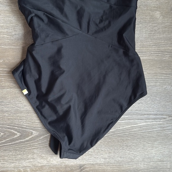 Summersalt Perfect Wrap One Piece 12 - Picture 9 of 12